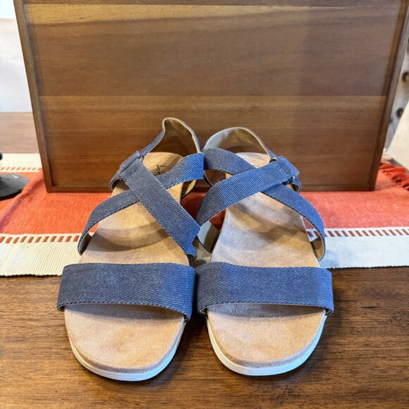 Life Stride Women's Sincere Wedge Sandal, Dark Denim, 11 Wide - Picture 2 of 4